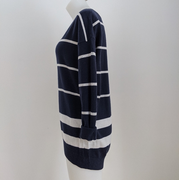 GAP Boyfriend Circular Hem Striped Sweater, XS - Picture 4 of 6